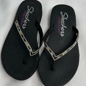 Skechers flips flops with bling